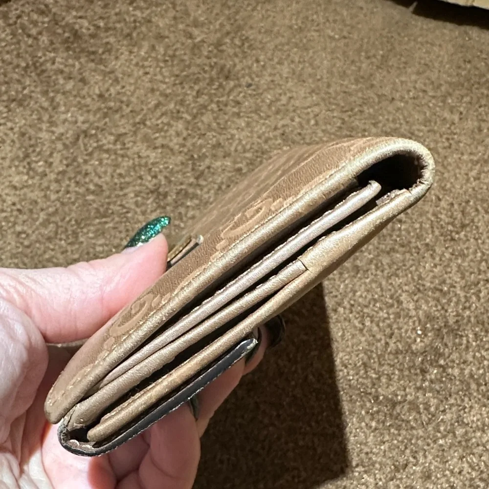 Gucci Guccisima Peach Leather Wallet with enameled Heart Gold Detail - Picture 5 of 17